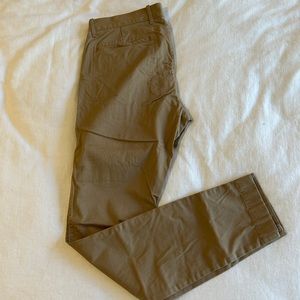 J crew men’s oak khaki pants never worn